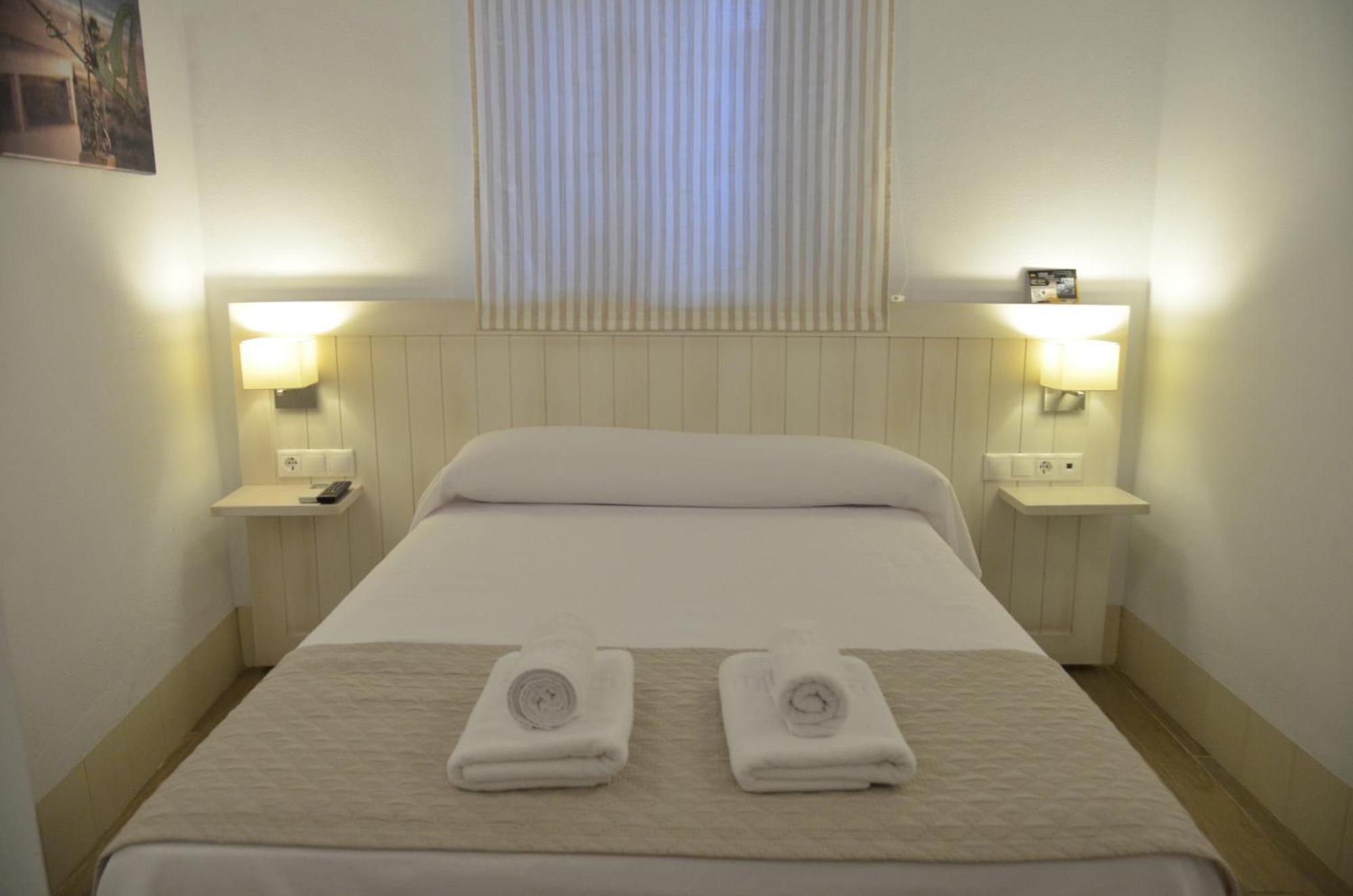 Hostal La Fonda Conil De La Frontera Phòng bức ảnh