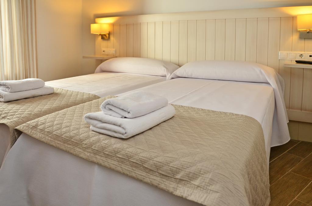 Hostal La Fonda Conil De La Frontera Phòng bức ảnh