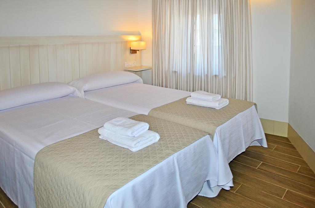 Hostal La Fonda Conil De La Frontera Phòng bức ảnh