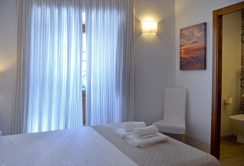 Hostal La Fonda Conil De La Frontera Ngoại thất bức ảnh